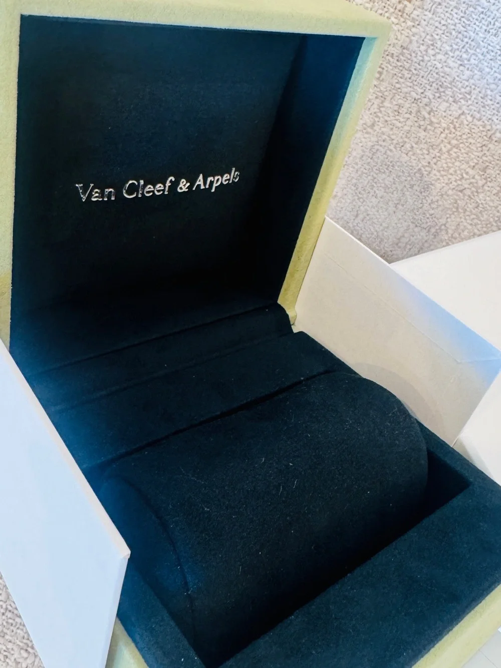 Authentic Van Cleef & Arpels Black Velvet Jewelry Bracelet Box like new